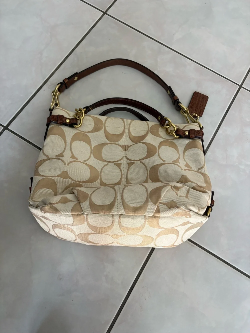 Coach Signature Canvas Shoulder Bag in Khaki/Chalk